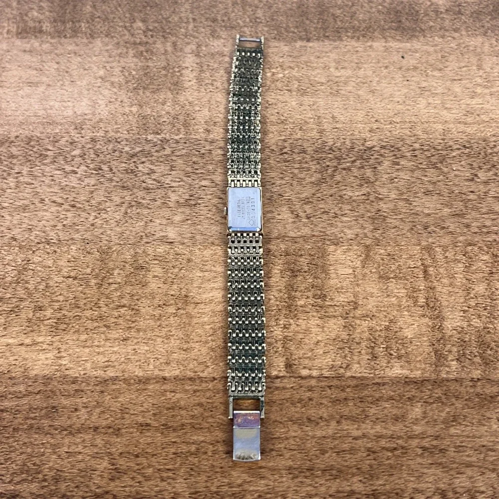 SLIM SEIKO VINTAGE QUARTZ WATCH WITH CHAIN BRACELET 2E20-5079 - READ DESCRIPTION